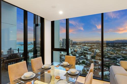 Southport Apartamento | Skyline Showdown - Views, Games & Vibes