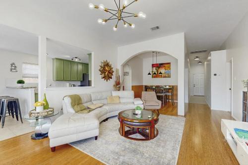 Clodine Casa | Skyline Stay