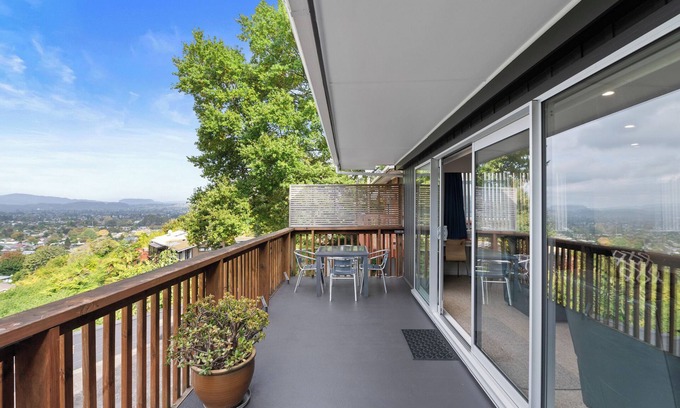 Rotorua Casa | Skyline Staycation - Rotorua Holiday Home