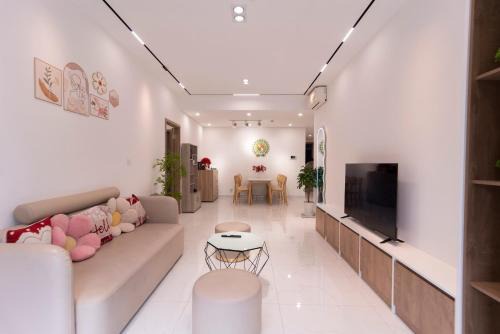 Tan Phu District Apartamento | Skylinked Villa in Celadon City- Căn Hộ có gara Xe Hơi Riêng