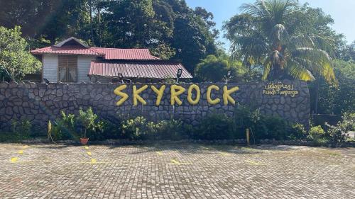 Jeram Takar Casa | SKYROCK VILLA SG LEMBING