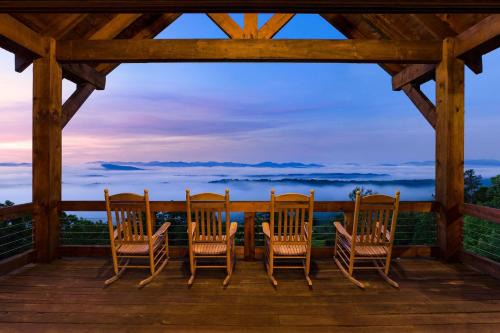 Mineral Bluff Casa | Skys The Limit - Blue Ridge Cabin - Pet Friendly