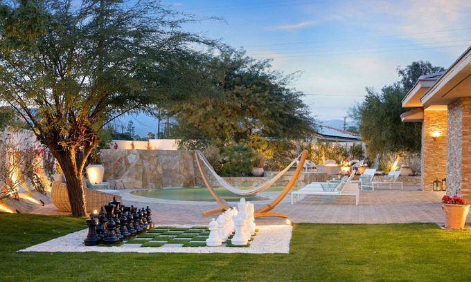 Racquet Club West Casa | Skyview - Private Mountainside Villa with Pool, Game Room & Gym! #004928 4br