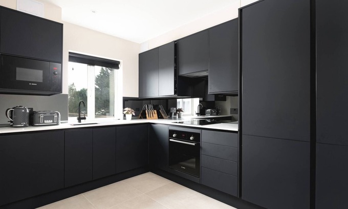 Barnet Apartamento | Skyvillion -4bed Acogedor Cockfosters Apt Mins To Tube