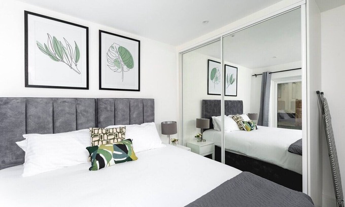 Enfield Casa | Skyvillion -Vineyard Court- Enfield 1-Bed w/Garden