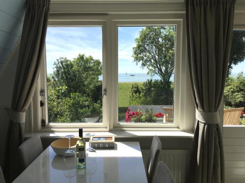 Stavoren Apartamento | Slapen aan het IJsselmeer - with SEAVIEW and SUNSET