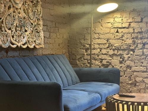 Yiewsley Apartamento | Sleek 1BD Retreat Near Heathrow & Elizabeth Line