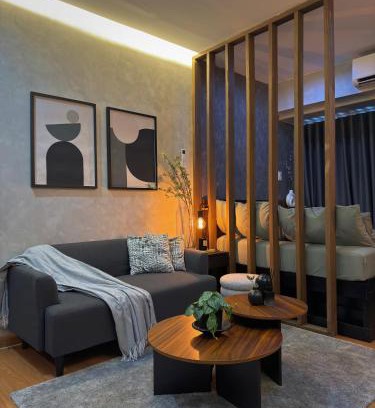 Downtown Apartamento | Sleek Designer Studio at Knightsbridge Residences