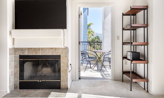 Central District Apartamento | Sleek Fremont 2BR w/ W/D, Pool, Gym, Parking, walk to BART, by Blueground