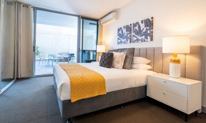 Alexandria Apartamento | Sleek Inner-City Getaway in Prime Location