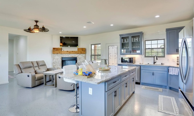 Jacksboro Casa | Sleek Jacksboro Home w/Fireplace + Patio!
