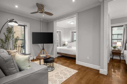 Ukrainian Village Apartamento | Sleek Lower East Side Retreat