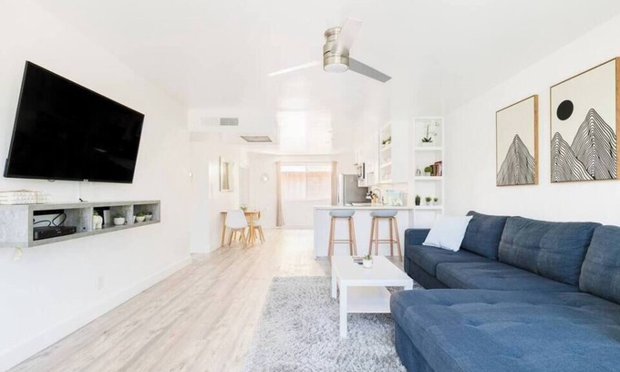 Arts District Apartamento | Minimalist Modern | Old Town Scottsdale | Pool