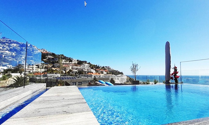 Fresnaye Apartamento | Sleek Penthouse 5 min from Cape Town beaches.