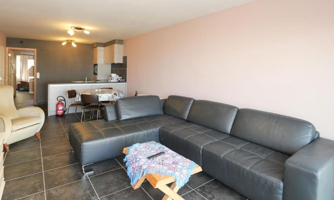 Middelkerke Apartamento | Sleek Stay by the Sea