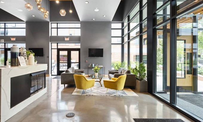 Meridian-Kessler Apartamento | Sleek Studio Unit Near Broad Ripple by Cozysuites
