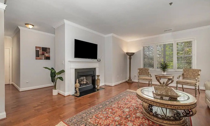 Barclay Downs Casa | Sleek & Stylish Condo In Southpark 3 Bedroom Home by RedAwning