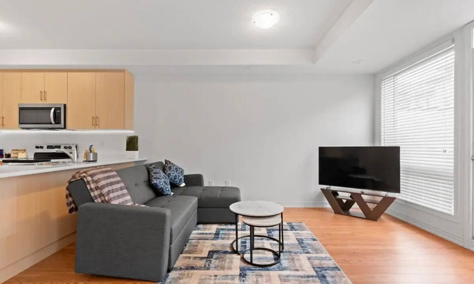 Brampton Casa | Sleek | Stylish | New Build | Brampton Beauty