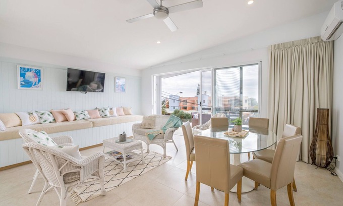 Bogangar Apartamento | Sleep 10 in the heart of Cabarita Beach, gateway to the Tweed Coast and Valley.
