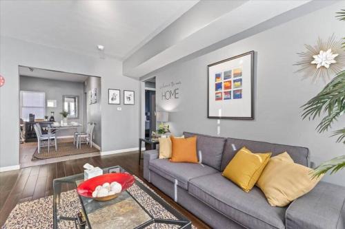 Meridian-Kessler Apartamento | Sleep 5 - Pet & Baby - Laundry - Closer to Hospitals