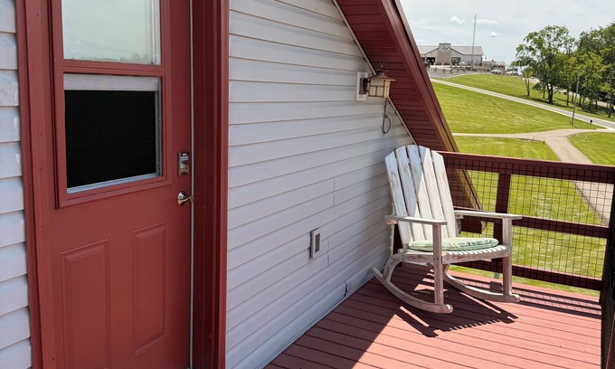 Chillicothe Casa | Sleep 6+ adults, new 2 Br 1 Ba adjacent to Bell Manor. Cleaning fees included!
