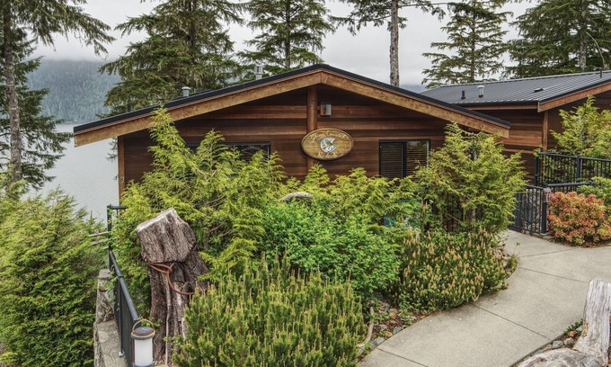 Port Renfrew Cabaña | Sleep 8 Oceanfront View Cottage + Pet Friendly
