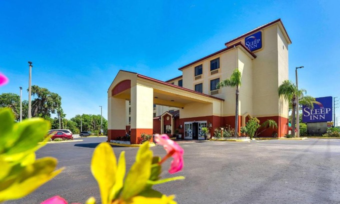 Leesburg Hotel | Sleep Inn Leesburg Chain of Lakes