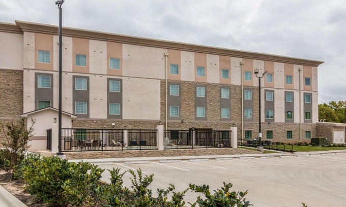 Wellborn Hotel | Sleep Inn & Suites College Station near University