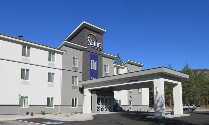 Chiloquin Hotel | Sleep Inn & Suites Chiloquin-Crater Lake Junction