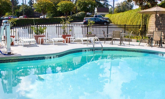 Columbus Hotel | Sleep Inn & Suites Columbus Near State University - Fort Moore Area