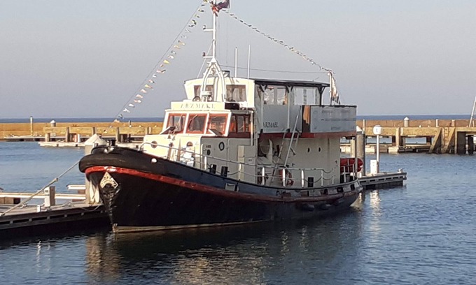 Quiberon Alquiler De Eote | Sleep on a comfortable heritage boat