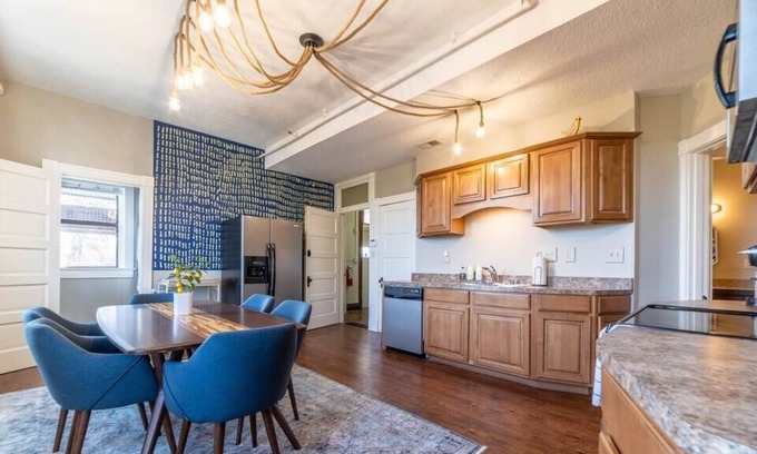 Germantown Casa | Sleep16 9Bed 5BR 4BA 9Bed Swepson Bungalow
