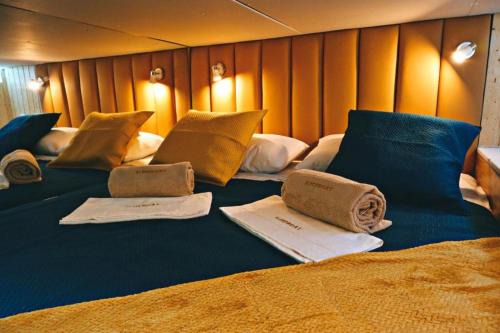 Campanha Alquiler De Eote | SLEEPBOAT Golden Life