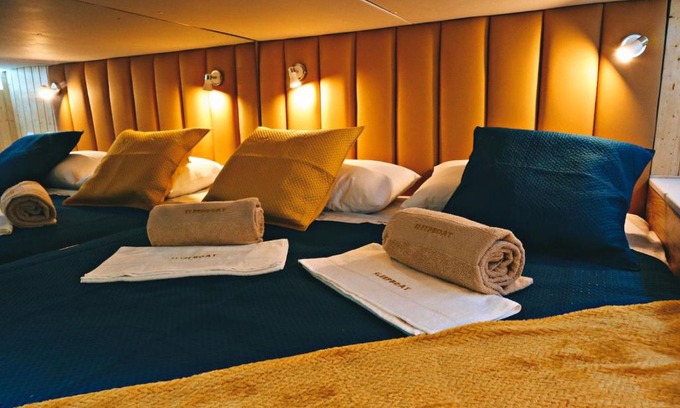 Campanha Alquiler De Eote | SLEEPBOAT LuxLife Yatch
