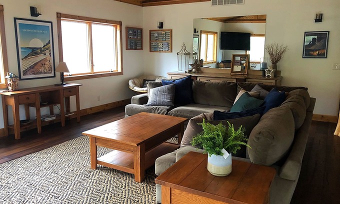 Maple City Chalet De Esquí | Sleeping Bear Dunes Hidden Gem ~ Perfect Family Getaway!