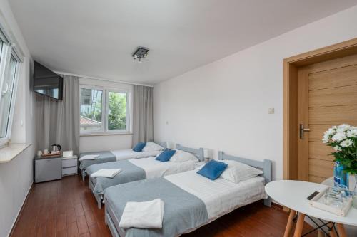 Fabryczna Casa | Sleeply Pensjonat Złotniki