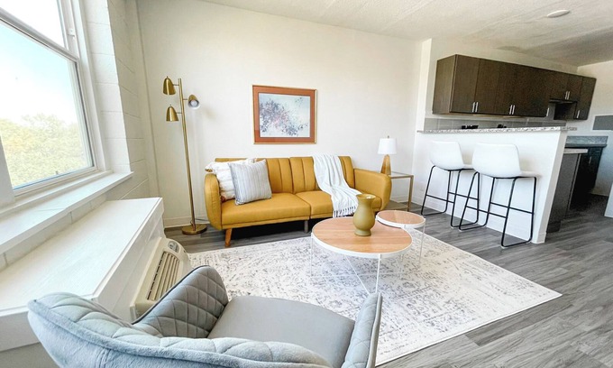 Cincinnati Apartamento | Sleepover: Charming 1BD/1BA + Gym - Cincinnati