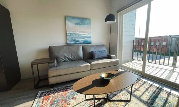 NoDo District Apartamento | Sleepover: Outstanding 1BD/1BA + Gym - Downtown Omaha