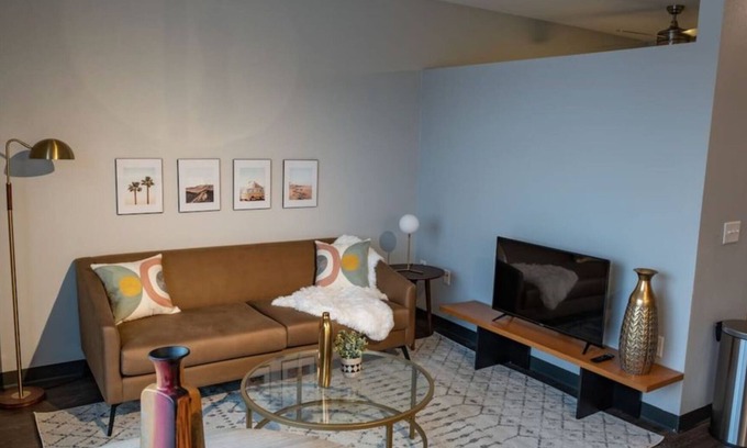 Des Moines Apartamento | Sleepover: Private 1BD/1BA - Downtown Des Moines