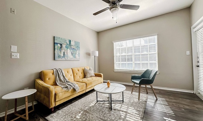 South Side Apartamento | Sleepover Splendid 1BD/1BA + Gym Corpus Christi