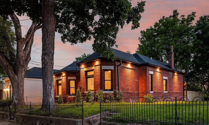 Clifton Casa | Sleeps 12- Two Fully Renovated Historic Homes