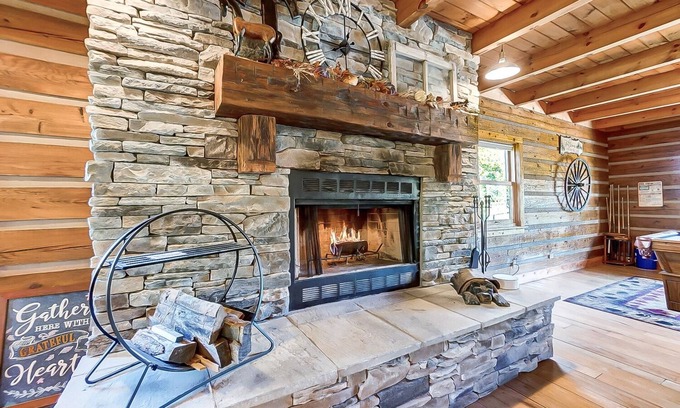 Loveland Cabina | Cabaña de madera grande en una hermosa finca privada a solo minutos de Cincinnati.