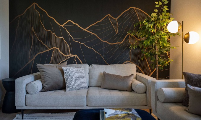 Berkley Casa | Basecamp: Sleeps 16! Game Garage! Minutes to Downtown!
