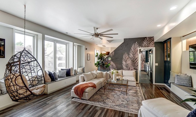 CUF Casa | Sleeps 17 Event House in Cincinnati with 6 Bedrooms 5 Lofts