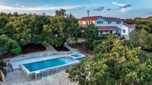 West Oak Hill Casa | Sleeps 20 Private Pool Backyard Luxurious Home