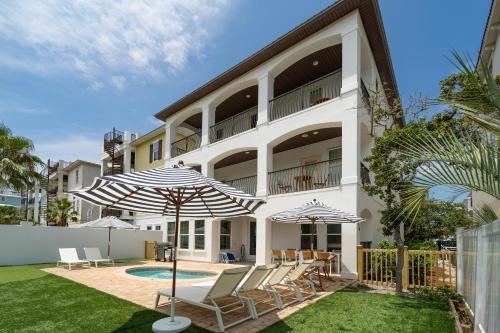 Frangista Beach Casa | Sleeps 20, Private Pool, Putting Green, Walk to Beach Vitamin Sea by AvantStay