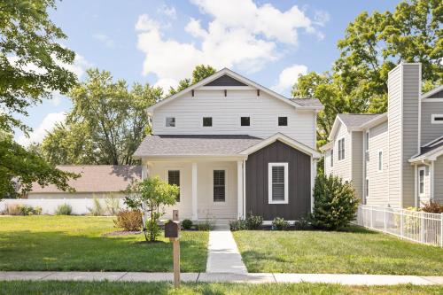 Westfield Casa | Sleeps 22-Downtown Westfield-Near Grand Park!