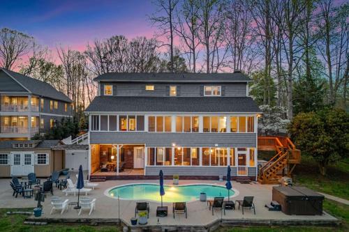 Sherrills Ford Casa | Sleeps 22 Lakefront w Private Dock Pool 2 Houses Lake Living by AvantStay