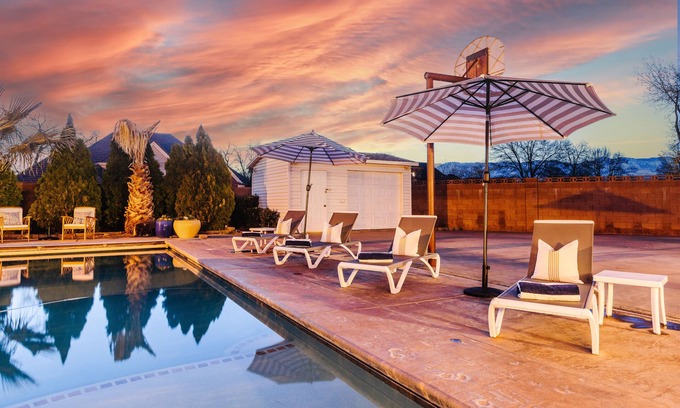 Hurricane Casa | "House of Sunsets" - Piscina privada, a 30 min de Zion's, Sala de juegos, BBall Court