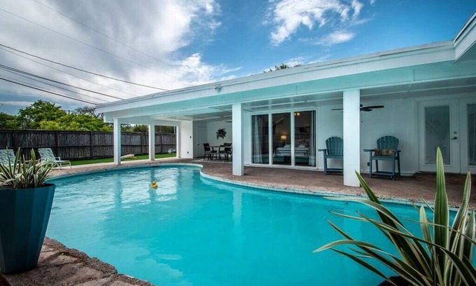 Bay Area Casa | Sleeps 32 - Spectacular Adjoining Homes Waits